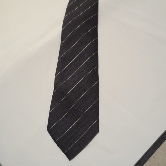 Hugo Boss Tie - Picture 2 of 5